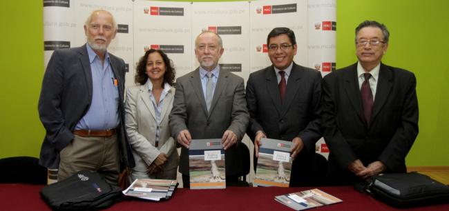 Ministro Luis Peirano presentó los Lineamientos de Política Cultural 2013-2016