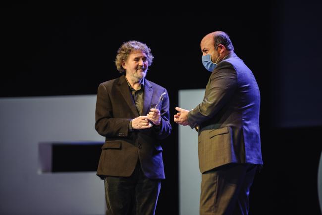 Cineasta peruano Francisco Lombardi recibe el “Mayahuel Iberoamericano” en el 35° Festival Internacional de Cine de Guadalajara